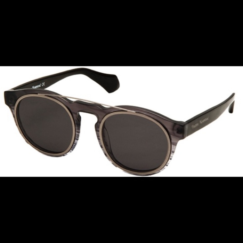 Vivienne Westwood Sunglasses vw934 round grey